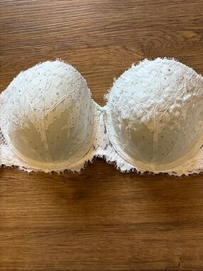 Victoria's Secret White Lace Embellished Bra